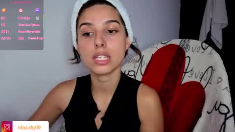 ninasky19 online show from April 1, 2026, 10:29 pm