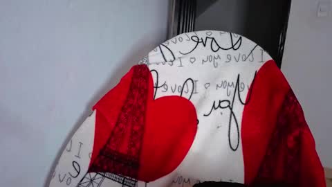 ninasky19 online show from April 10, 2026, 11:53 pm