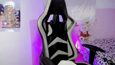 ninatinydoll1 online show from February 27, 2025, 10:48 am