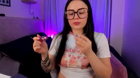 ninavolkov online show from September 19, 2025, 9:48 pm