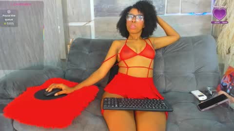 nini_beyker online show from September 27, 2025, 1:38 pm