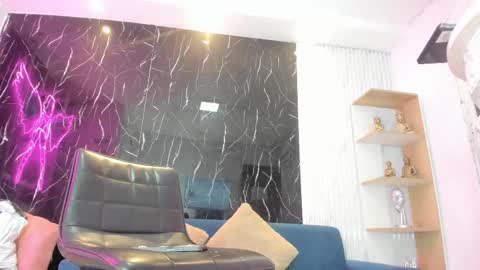 nini_beyker online show from March 27, 2026, 12:38 pm