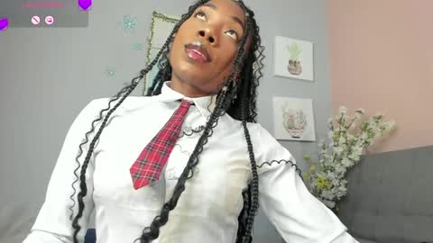 NINI  online show from February 1, 2025, 3:07 pm