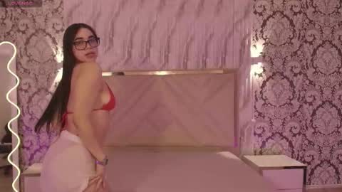 Snapshot of ninna_tay chatting on January 10, 2026, 7:37 pm Ninnaaaa online show from January 10, 2026, 7:37 pm