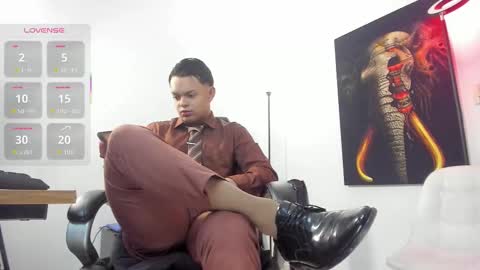 Snapshot of nino_bonnucci chatting on October 15, 2025, 11:32 am nino_bonnucci online show from October 15, 2025, 11:32 am