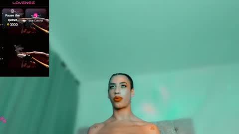 Snapshot of ninonbeart chatting on February 20, 2026, 1:02 am Ninon Beart online show from February 20, 2026, 1:02 am