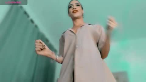 Snapshot of ninonbeart chatting on February 22, 2026, 1:51 am Ninon Beart online show from February 22, 2026, 1:51 am