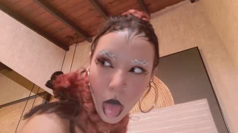 Nixx  online show from April 10, 2026, 11:48 am