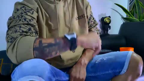 Nicolas Muscle online show from October 24, 2025, 8:49 pm