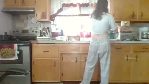 Snapshot of njsnowbunny chatting on October 21, 2025, 6:52 pm njsnowbunny online show from October 21, 2025, 6:52 pm