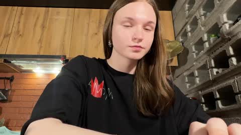 Tears Lora online show from April 2, 2026, 9:01 pm