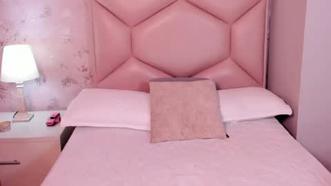 Snapshot of noa_butterfly chatting on December 30, 2024, 11:48 am ambarsulliva online show from December 30, 2024, 11:48 am