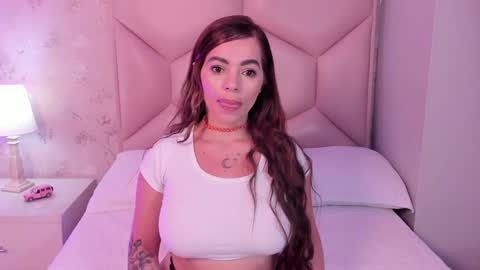 Snapshot of noa_butterfly chatting on January 15, 2025, 11:43 am ambarsulliva online show from January 15, 2025, 11:43 am