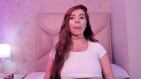 Snapshot of noa_butterfly chatting on January 15, 2025, 5:47 pm ambarsulliva online show from January 15, 2025, 5:47 pm