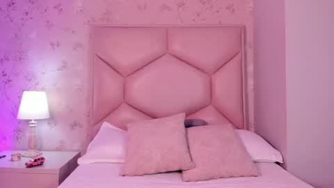 Snapshot of noa_butterfly chatting on January 28, 2025, 11:49 am ambarsulliva online show from January 28, 2025, 11:49 am