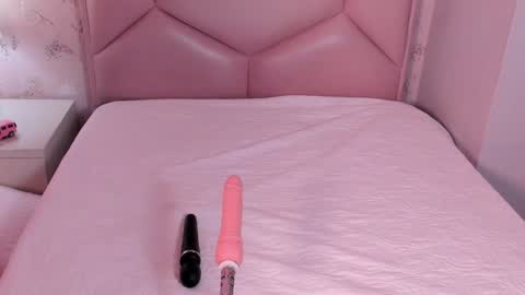 Snapshot of noa_butterfly chatting on February 8, 2025, 3:00 pm ambarsulliva online show from February 8, 2025, 3:00 pm