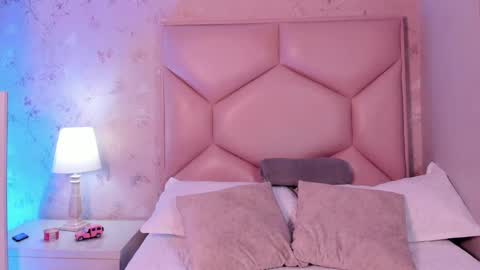 Snapshot of noa_butterfly chatting on February 13, 2025, 11:50 am ambarsulliva online show from February 13, 2025, 11:50 am