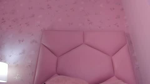 Snapshot of noa_butterfly chatting on March 7, 2025, 2:56 pm ambarsulliva online show from March 7, 2025, 2:56 pm