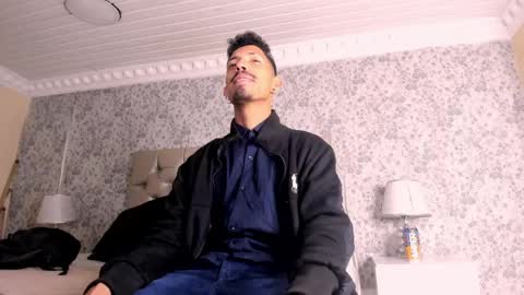 Snapshot of noaahtylor chatting on April 6, 2026, 3:04 am Noah online show from April 6, 2026, 3:04 am