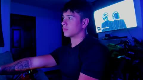 noah_223 online show from November 9, 2025, 3:38 am