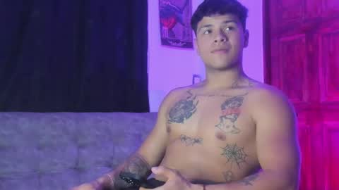 noah_223 online show from February 24, 2026, 4:43 am