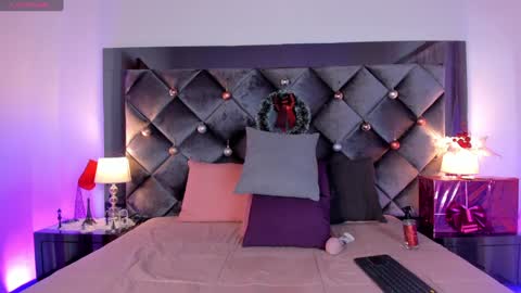 Sara  online show from December 10, 2024, 7:58 am