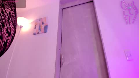 Sara  online show from September 18, 2025, 12:12 am