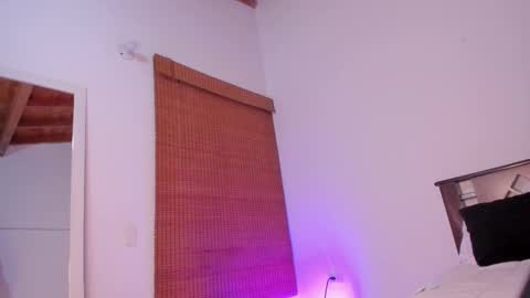 Sara  online show from November 20, 2025, 3:39 am