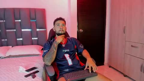 Snapshot of noah_corvelle chatting on November 10, 2025, 12:53 am NOAH online show from November 10, 2025, 12:53 am