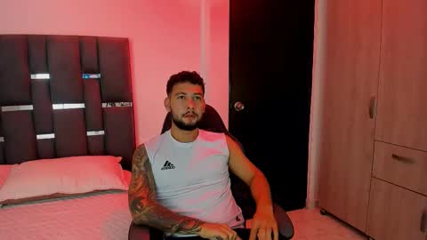 Snapshot of noah_corvelle chatting on November 11, 2025, 1:27 am NOAH online show from November 11, 2025, 1:27 am