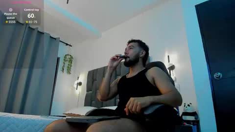 Snapshot of noah_corvelle chatting on November 25, 2025, 2:11 am NOAH online show from November 25, 2025, 2:11 am