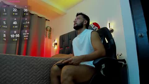 Snapshot of noah_corvelle chatting on December 18, 2025, 12:44 pm NOAH online show from December 18, 2025, 12:44 pm