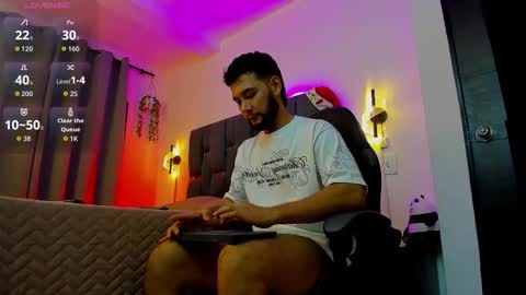 Snapshot of noah_corvelle chatting on December 20, 2025, 2:40 am NOAH online show from December 20, 2025, 2:40 am