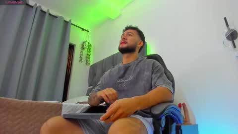 Snapshot of noah_corvelle chatting on February 3, 2026, 1:04 am NOAH online show from February 3, 2026, 1:04 am