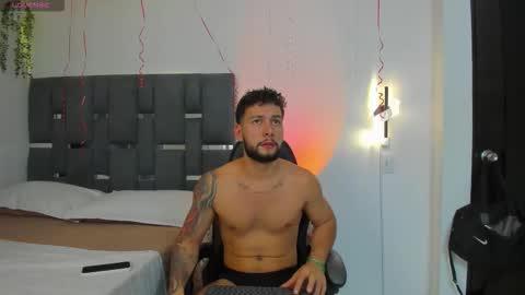 Snapshot of noah_corvelle chatting on February 24, 2026, 4:43 am NOAH online show from February 24, 2026, 4:43 am