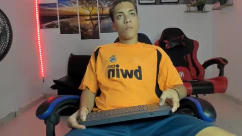 noah_flynn1 online show from March 23, 2026, 10:41 am