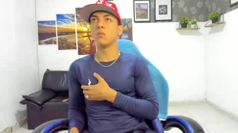 Snapshot of noah_flynn1 chatting on May 5, 2026, 10:23 am noah_flynn1 online show from May 5, 2026, 10:23 am