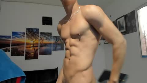 Snapshot of noah_flynn1 chatting on May 8, 2026, 3:28 pm noah_flynn1 online show from May 8, 2026, 3:28 pm