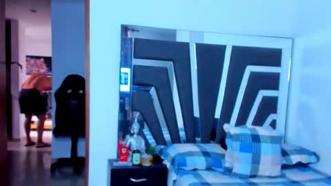 Noah Harris01 online show from February 4, 2026, 12:00 pm