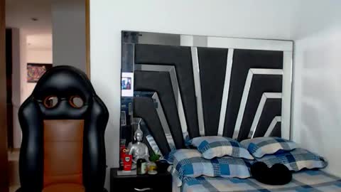 Noah Harris01 online show from April 1, 2026, 12:06 pm