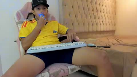 noah_jacksxn online show from June 25, 2026, 11:48 am