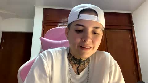 Snapshot of noah_martini chatting on January 24, 2025, 2:07 am noah hehim online show from January 24, 2025, 2:07 am