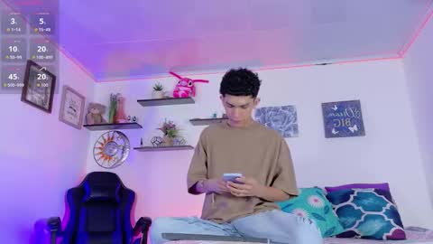 noah tyler  online show from October 2, 2025, 7:43 pm