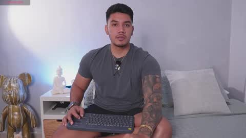 Snapshot of noahavery_ chatting on January 15, 2026, 9:51 pm Noah Avery online show from January 15, 2026, 9:51 pm