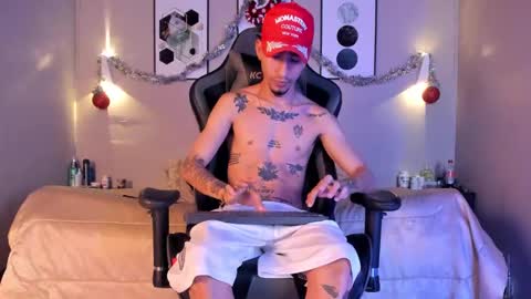 Snapshot of noahdaviss chatting on December 2, 2024, 5:04 am noahdaviss online show from December 2, 2024, 5:04 am