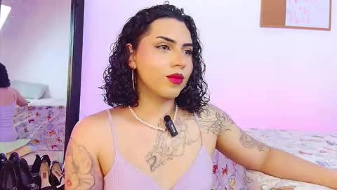 noahmonroe_11 online show from November 22, 2025, 8:41 pm