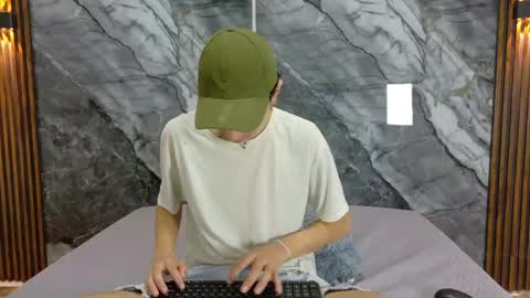 Snapshot of noahwalker__ chatting on May 9, 2026, 11:04 am online show from May 9, 2026, 11:04 am