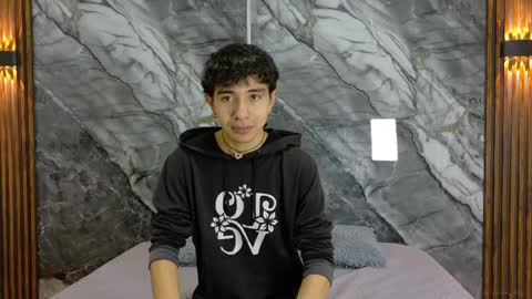 Snapshot of noahwalker__ chatting on May 14, 2026, 11:17 am online show from May 14, 2026, 11:17 am
