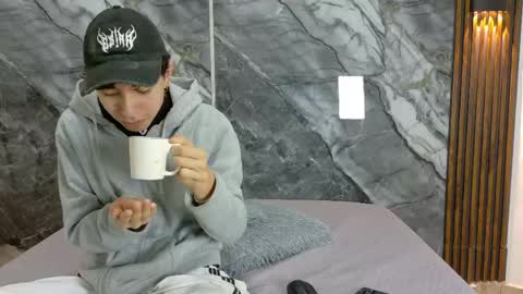 Snapshot of noahwalker__ chatting on May 15, 2026, 11:06 am online show from May 15, 2026, 11:06 am