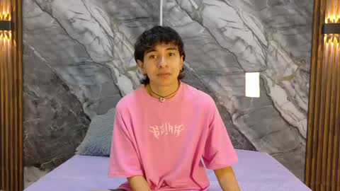 Snapshot of noahwalker__ chatting on May 19, 2026, 11:05 am online show from May 19, 2026, 11:05 am